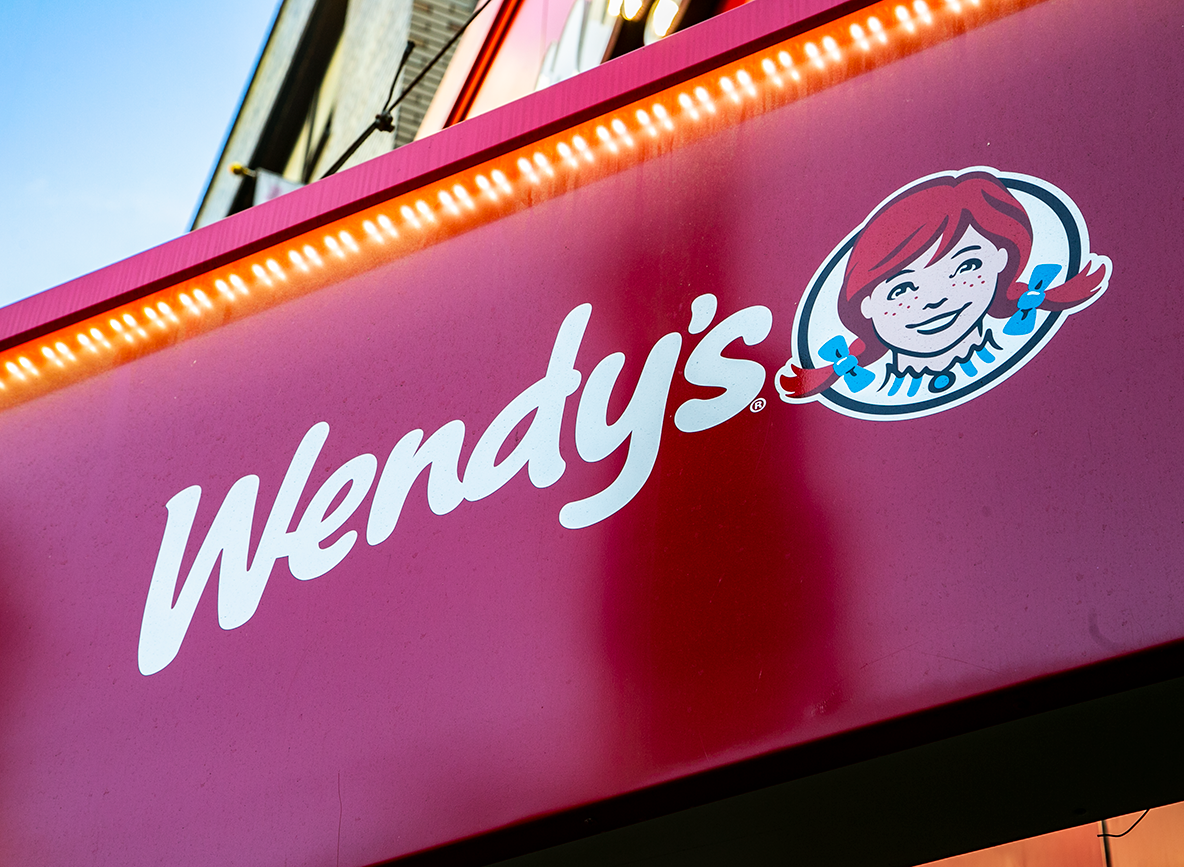 S cafe. Закусочные Вендис. Wendy's кафе. Wendy's в России. Кафе Вендис логотип.